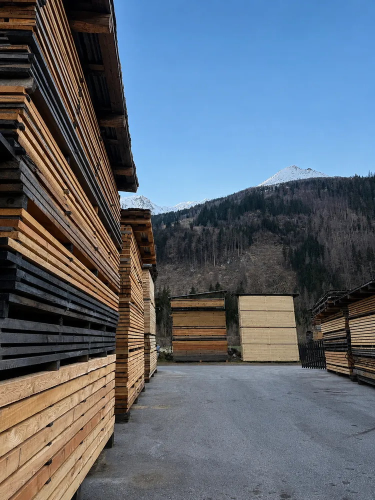 Holzlager von Holz Granig in Döllach